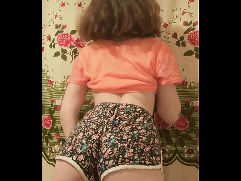 ❤️ Nena jove sexy despullant-se els pantalons curts davant la càmera ️ Vídeo sexual al ca.zoomporno.ru ﹏